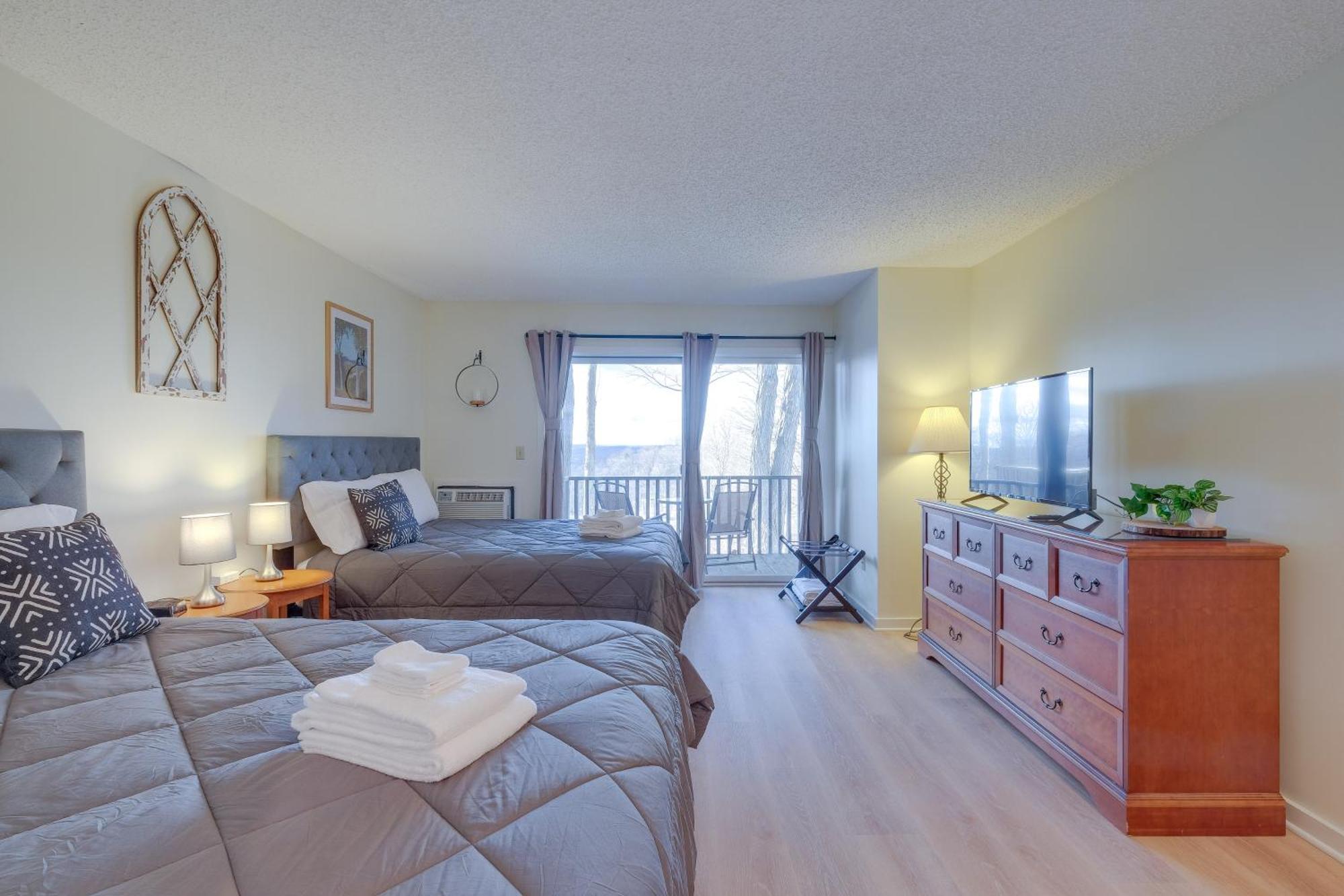 Bellaire Condo - Walk To Shanty Creek Resort! エクステリア 写真